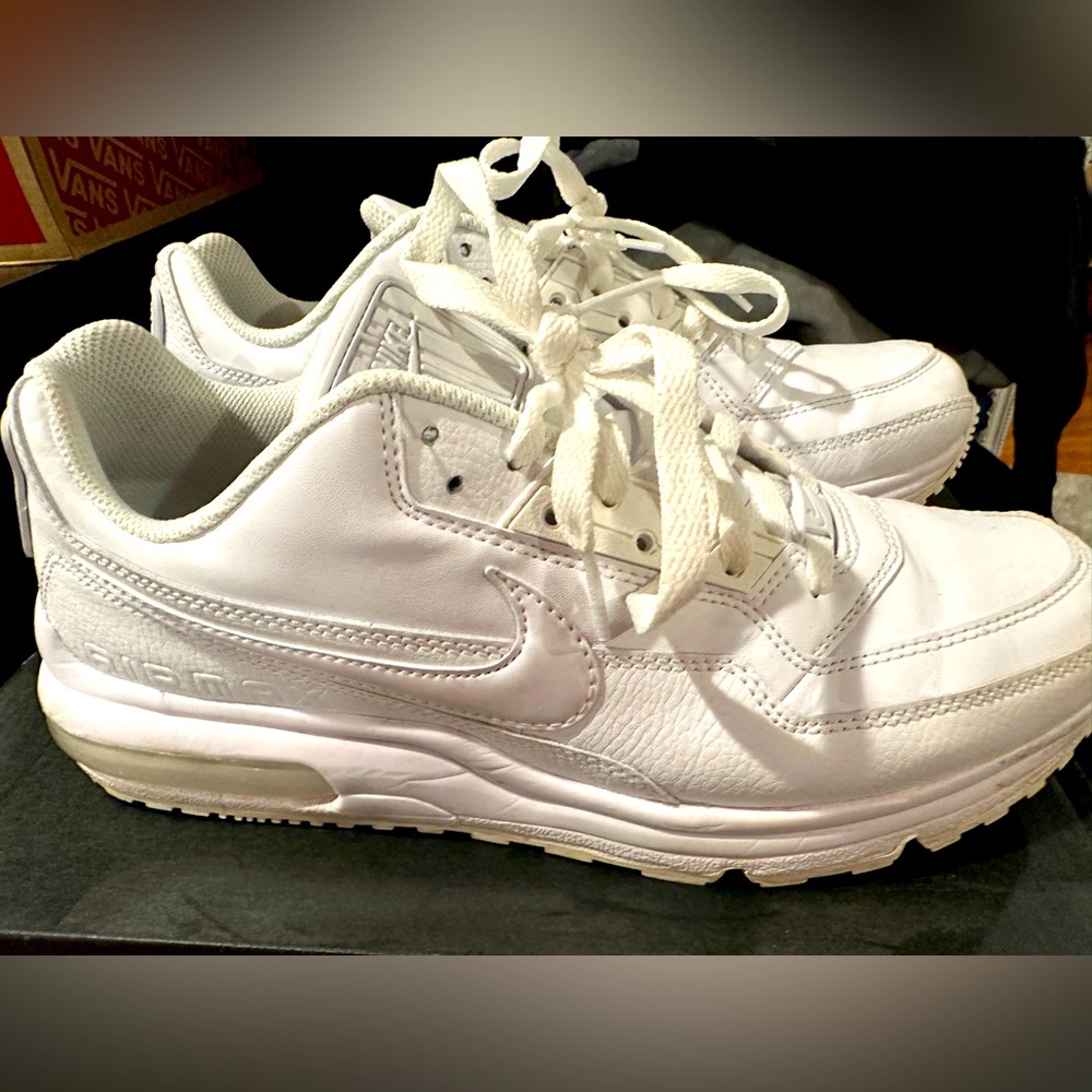 NIKE AIR MAX LTD size 9 1/2